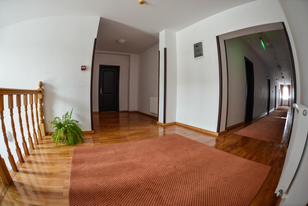 Hotel Posada Râmnicu Vâlcea Exteriör bild