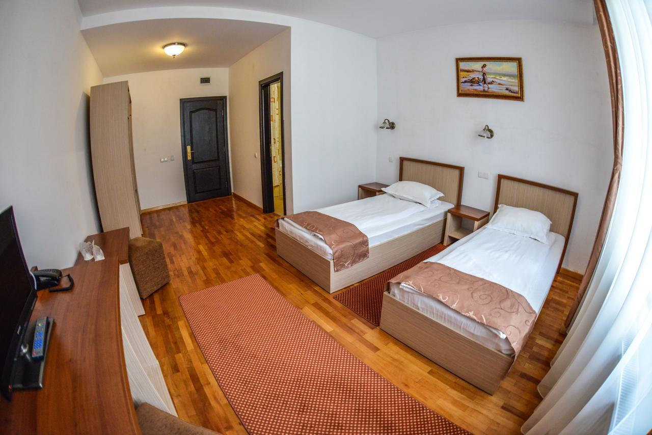 Hotel Posada Râmnicu Vâlcea Exteriör bild