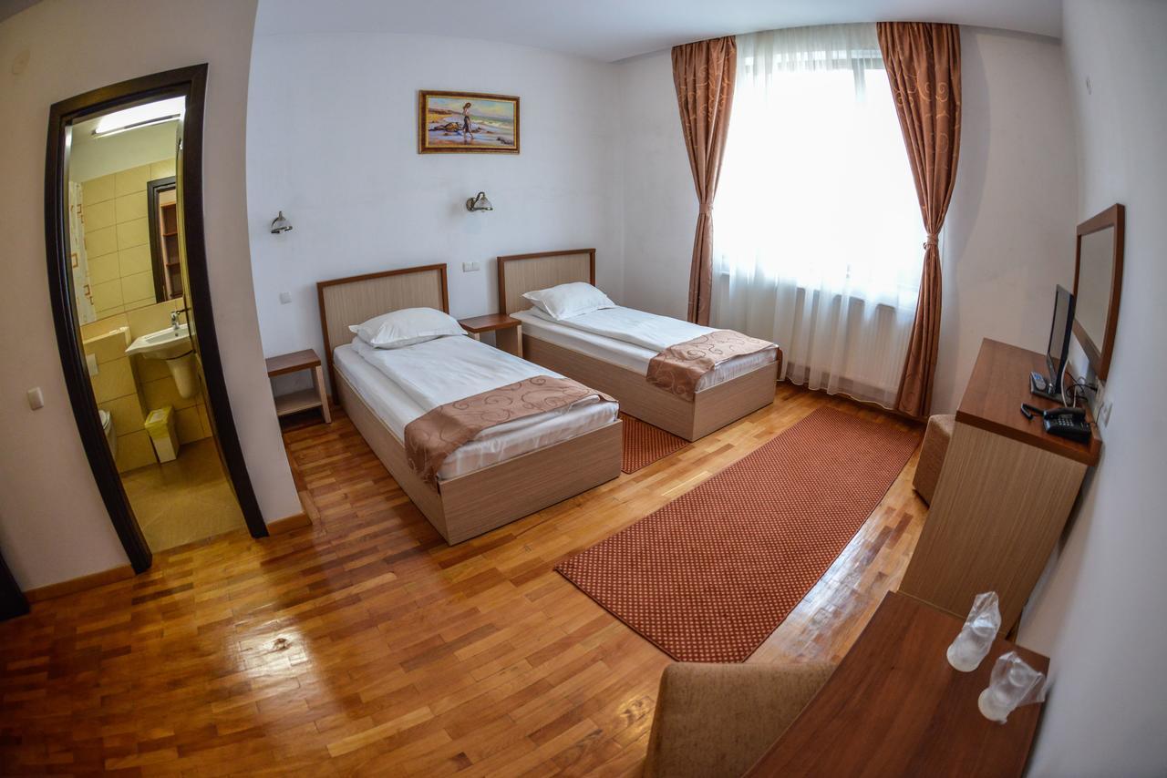 Hotel Posada Râmnicu Vâlcea Exteriör bild