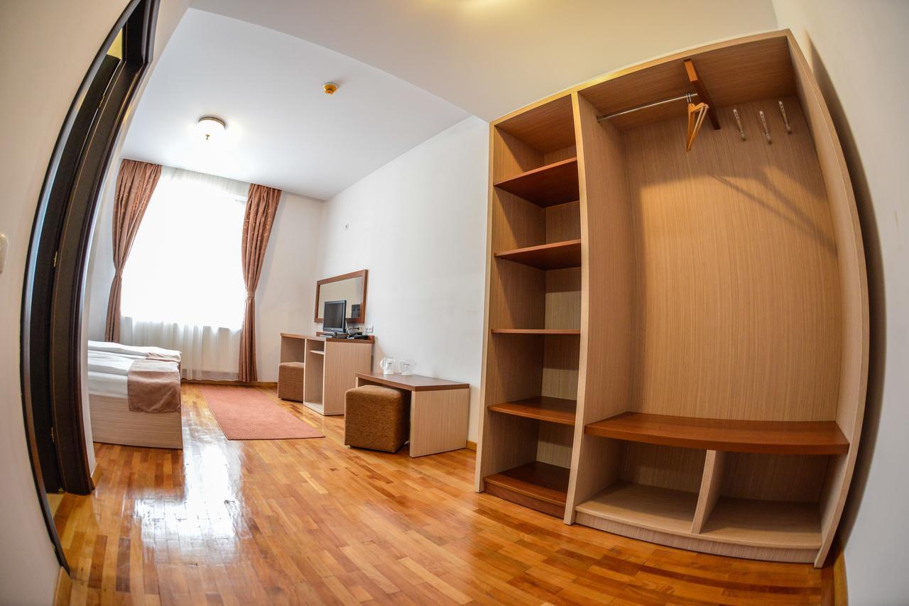 Hotel Posada Râmnicu Vâlcea Exteriör bild