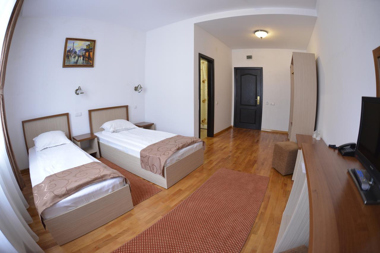 Hotel Posada Râmnicu Vâlcea Exteriör bild