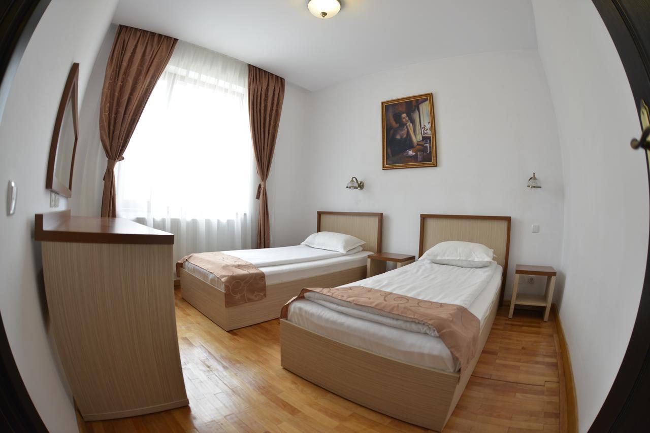 Hotel Posada Râmnicu Vâlcea Exteriör bild